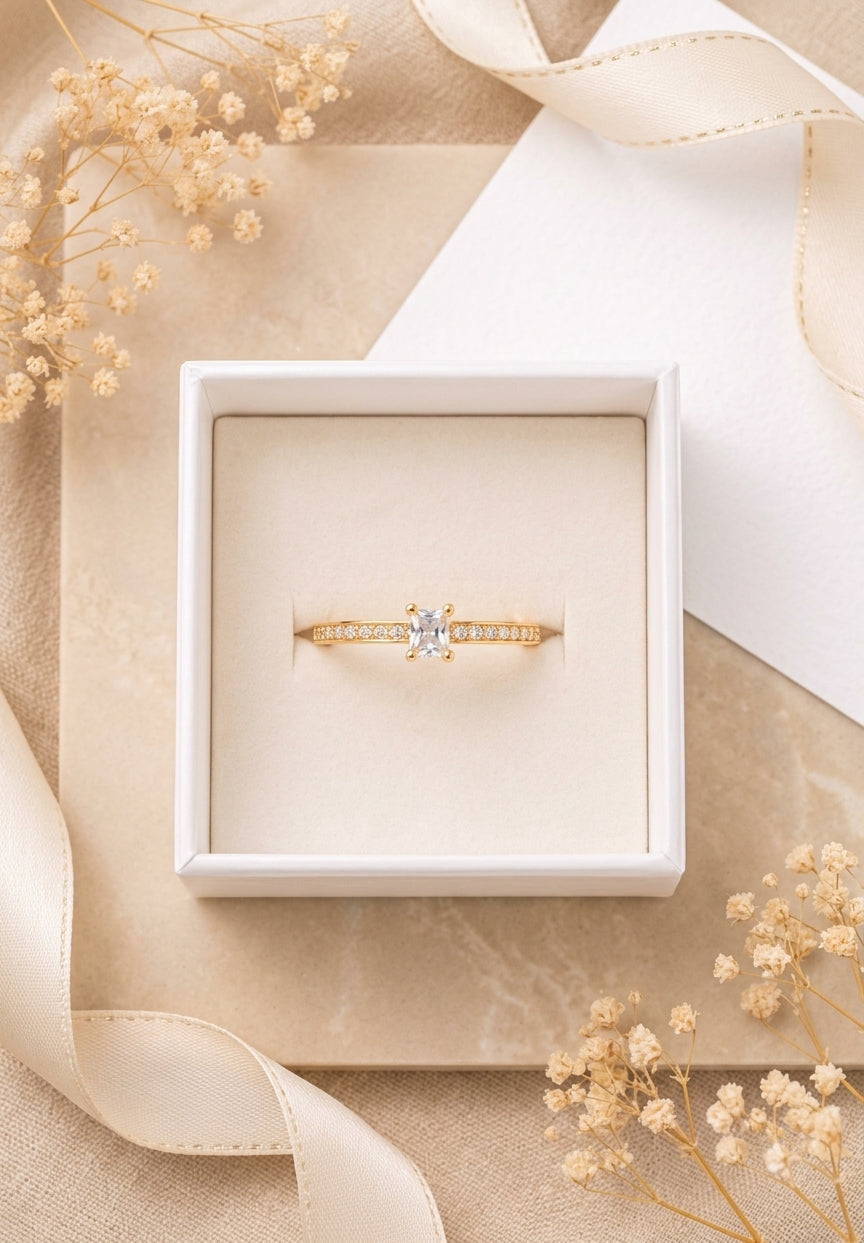 Anillo Solitario Elegance – Oro Laminado 18K